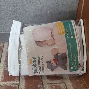 Biloban Waterproof Mattress Pad